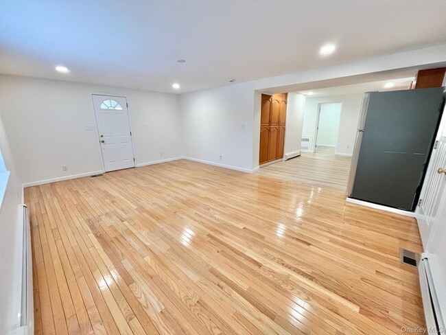 Building Photo - 103 Bennett Ave