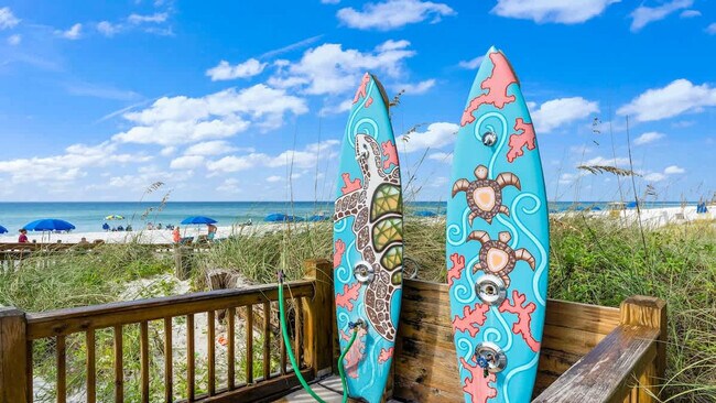 Building Photo - 8743 Thomas Dr