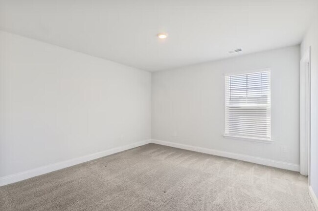 Building Photo - 2053 Ainsley Dr