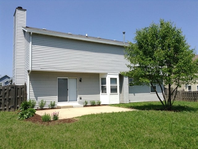 Building Photo - 223 Magnolia Dr