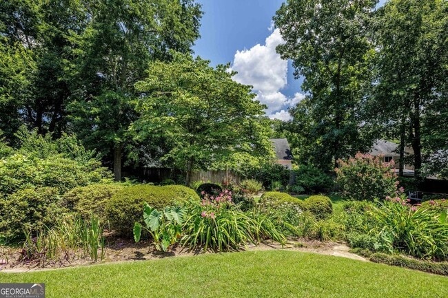 Building Photo - 1140 Mitsy Forest Dr NE