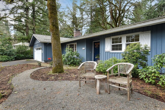 Building Photo - Quaint Remodeled Ranch in Lake Oswego