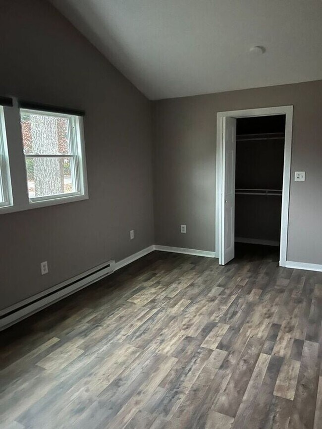 Building Photo - 27 Irene Blvd