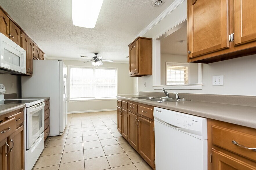 Building Photo - 1851 Timber Way N
