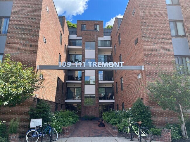 Building Photo - 111 Tremont St