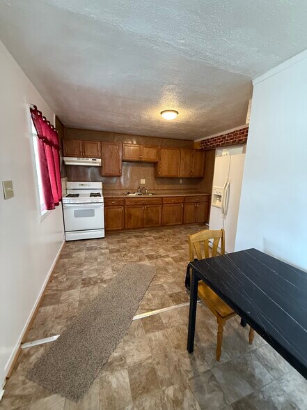 Building Photo - 2829 Batavia Ct