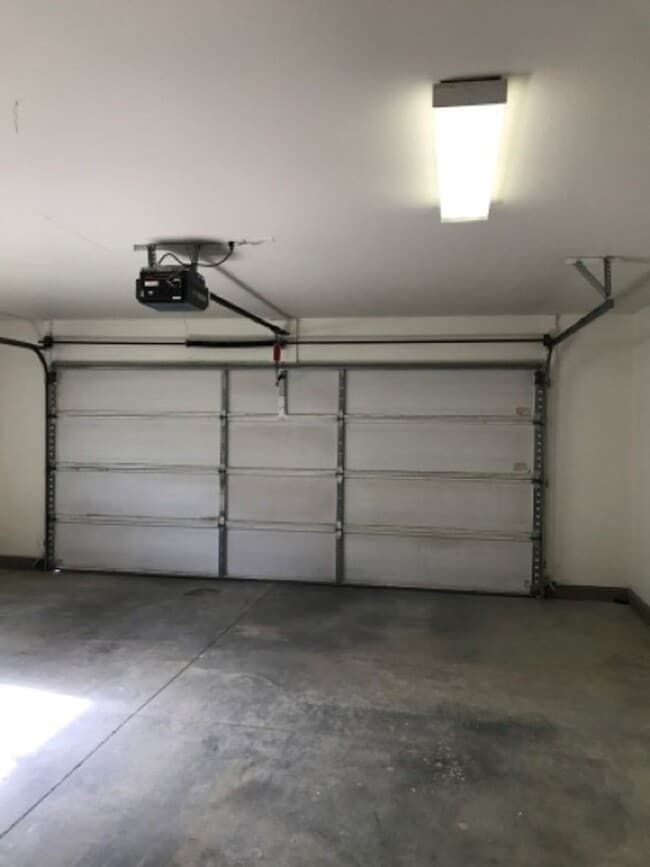 Building Photo - 618 Windemere Cir