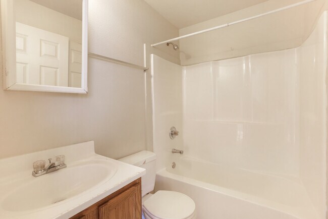 Building Photo - 6801 Tara Ln