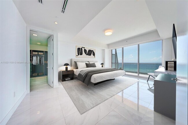 Building Photo - 9349 Collins Ave
