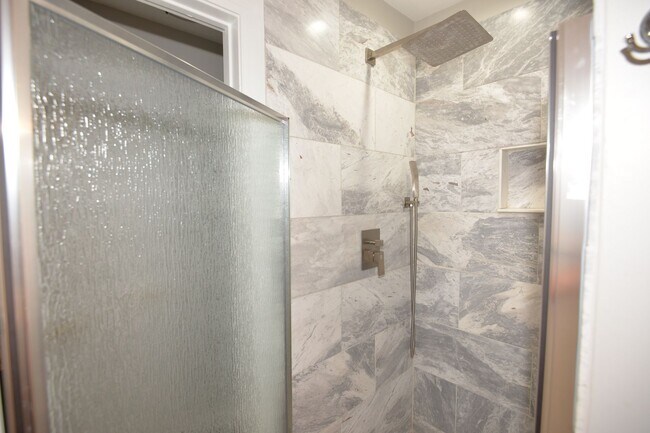 Building Photo - 2 Bedroom Townhome in Cypress Point North