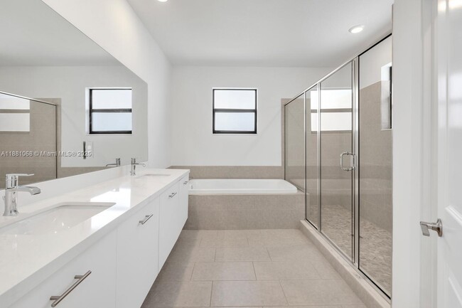 Building Photo - 4308 SW 173rd Ave