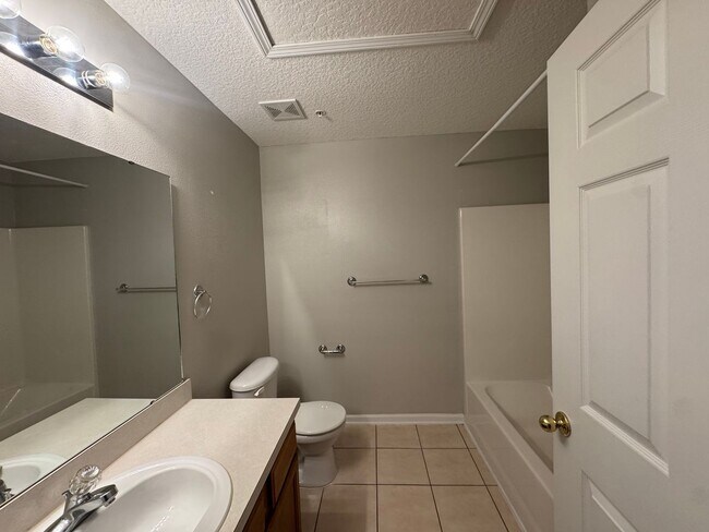Building Photo - 6069 Maggies Cir
