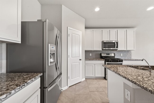 Building Photo - 7558 Highland Chase Dr