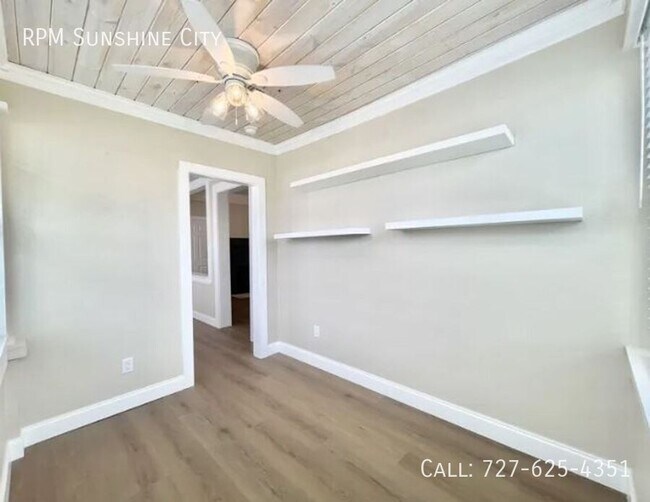 Building Photo - 7700 Boca Ciega Dr