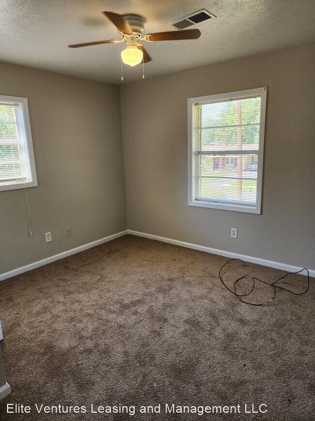 Building Photo - 3 br, 1 bath House - 5022 Dodd Drive