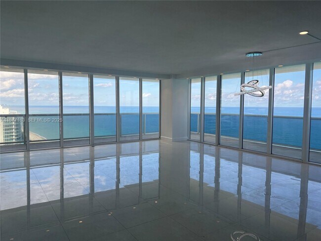 Building Photo - 1830 S Ocean Dr