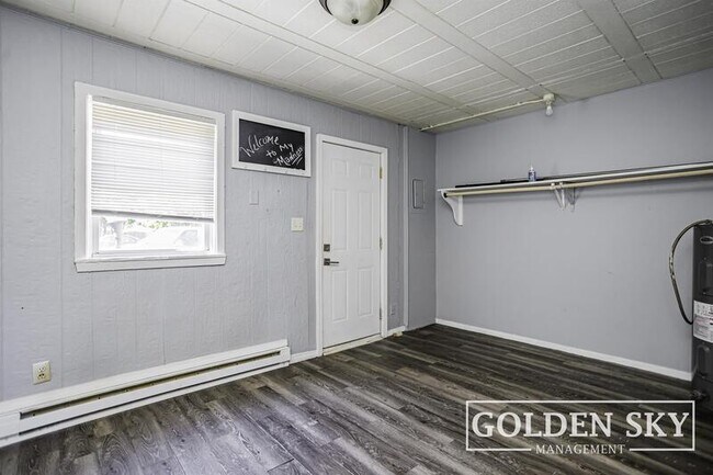 Building Photo - 1223 S Franklin St