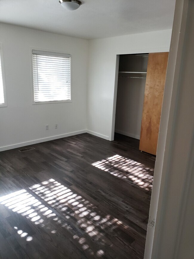 Primary Photo - Spacious Duplex - 8 Minute Drive to Boise ...