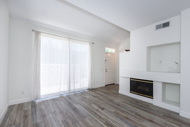 Building Photo - Quiet Carmel Valley Condo For Rent!