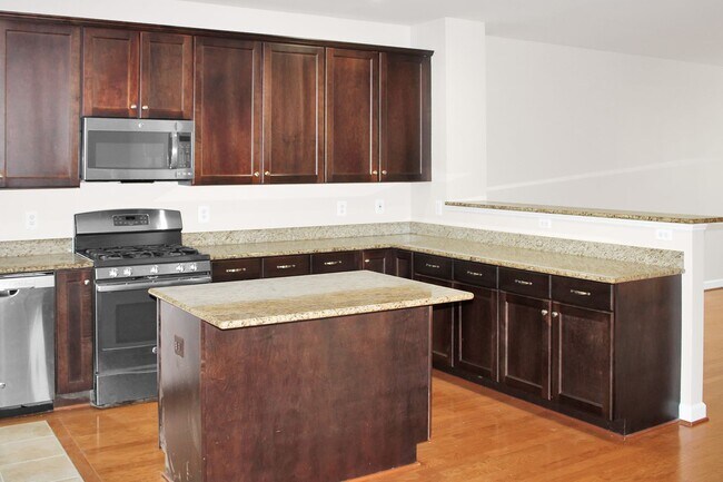 Building Photo - 1616 Kempton Pl