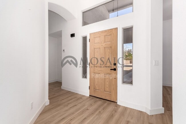 Building Photo - 1567 E Black Diamond Dr