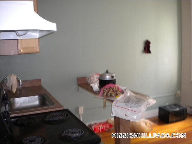 Building Photo - 883 Huntington Ave