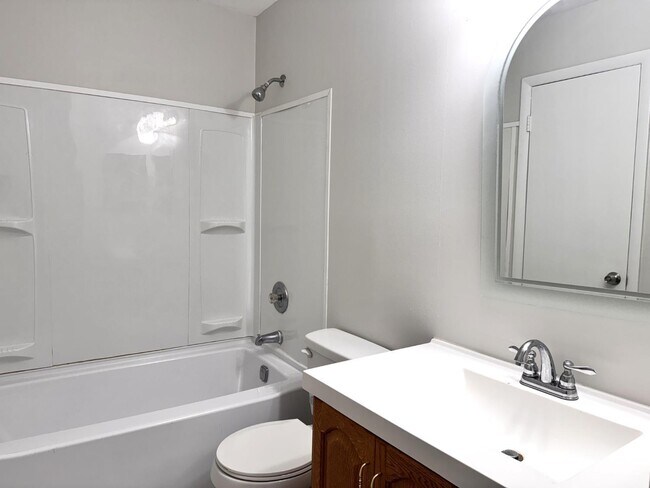 Building Photo - 191 Hampshire Dr