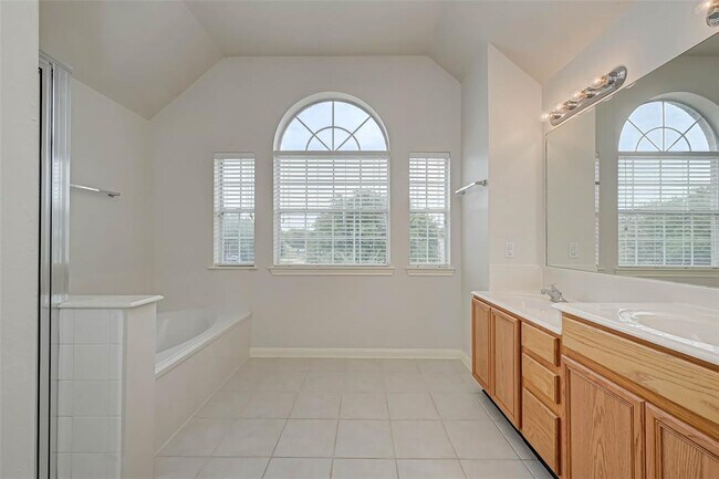Building Photo - 6031 Bradworthy Dr