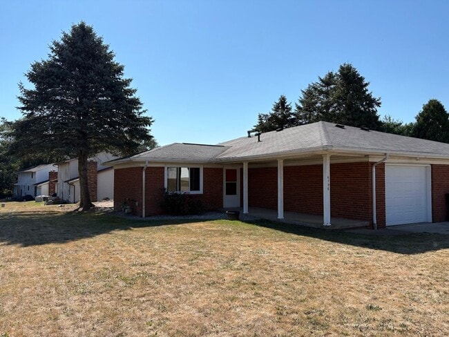 Primary Photo - Two bedroom one bathroom duplex for rent