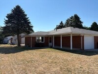 Building Photo - Two bedroom one bathroom duplex for rent