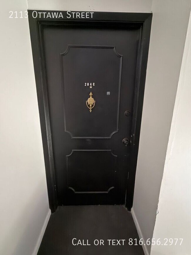 Building Photo - 2113 Ottawa St