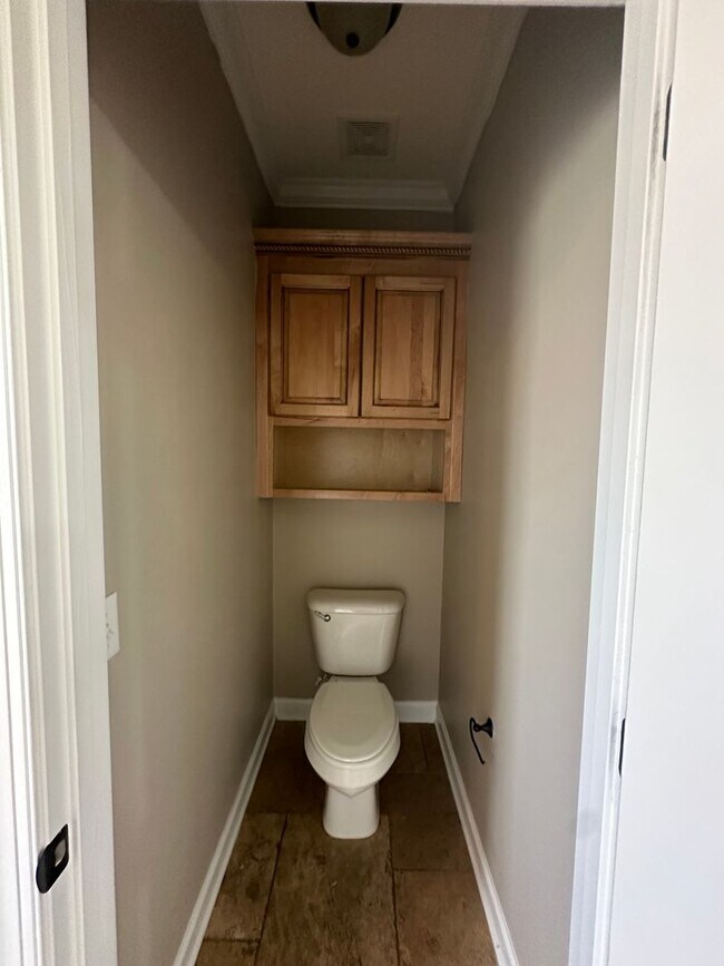 Building Photo - 115 Hayley Dr