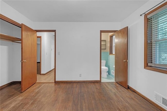 Building Photo - 5960 Brookdale Ln SW