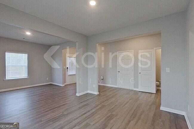 Building Photo - 3470 Bridgewood Dr