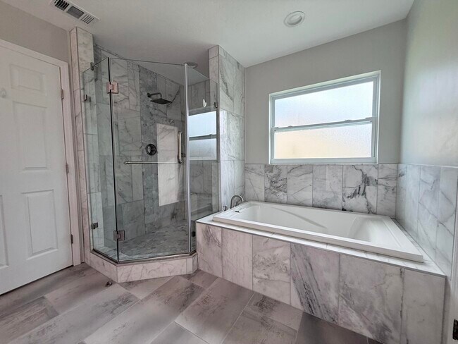 Building Photo - 3786 Sierra Dr