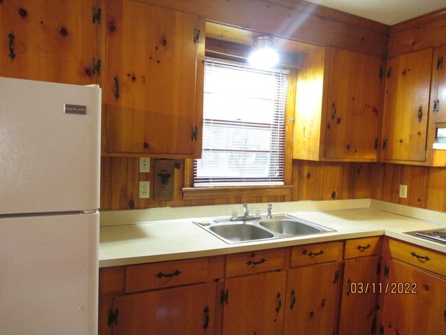 Building Photo - (Alice Drive Schools)- 3 Bedroom, 2 Bath S...