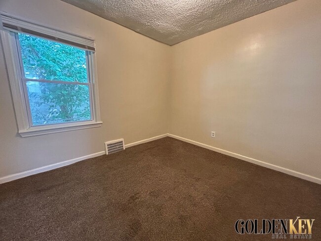 Building Photo - Updated 3 Bedroom Home in Southwest Detroit!