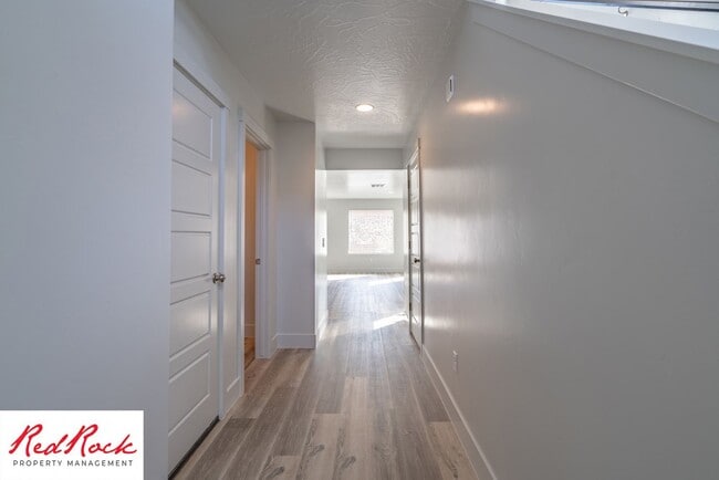 Building Photo - Innovative Design! 4 Bedroom Home in the Beautiful Desert Playa Community