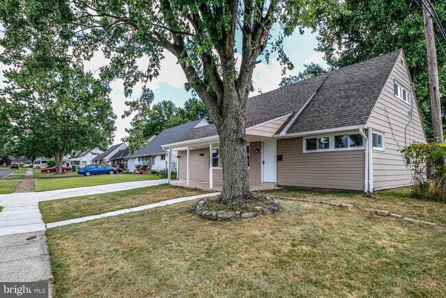 Building Photo - 12 Indigo Rd