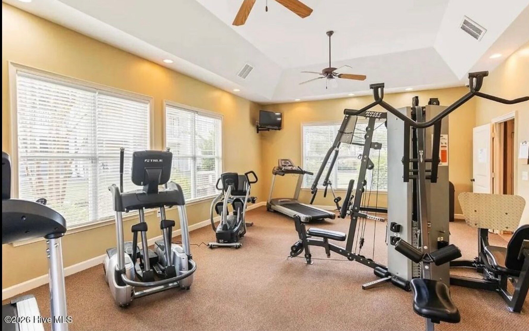 Building Photo - 395 S Crow Creek Dr NW