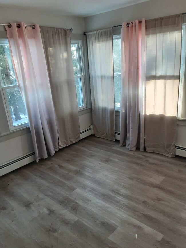 Building Photo - 32 Highland Dr