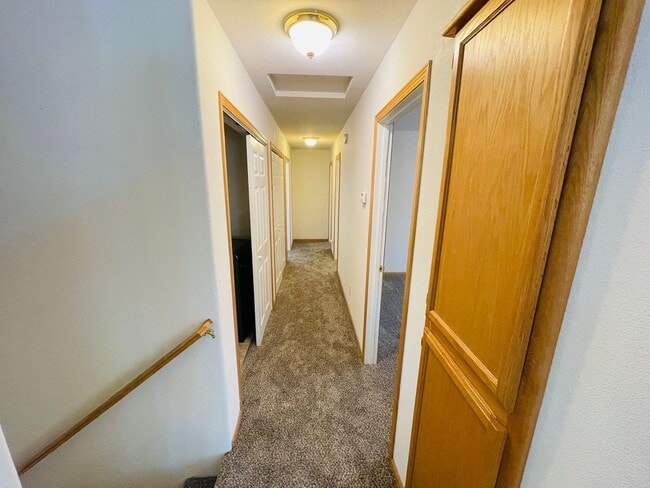 Building Photo - 3 bed 2 bath house for rent in South Lake Tahoe