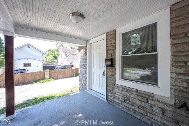 Building Photo - 512 N Chester Ave