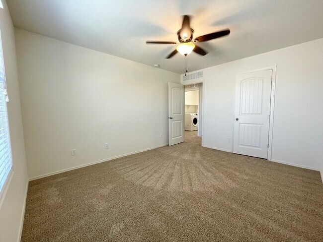 Building Photo - Beautiful 4-Bedroom, 3-Bathroom Home in Goodyear!!