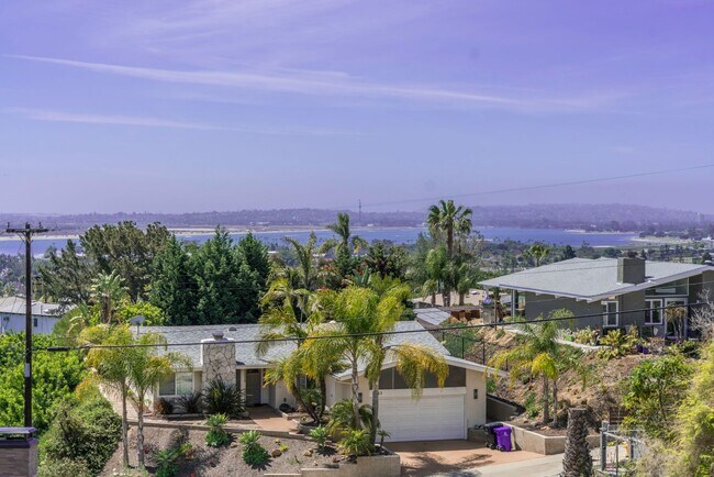 Building Photo - Single story view home overlooking Mission...