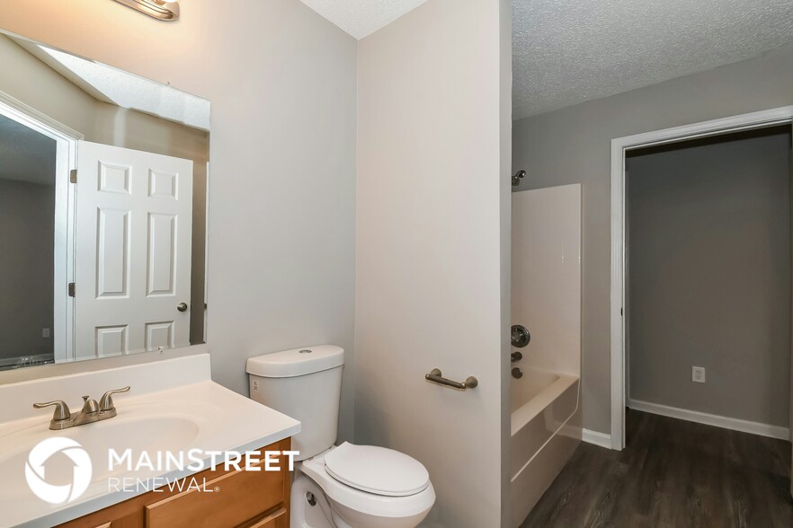 Building Photo - 11191 Lauren Oak Ln