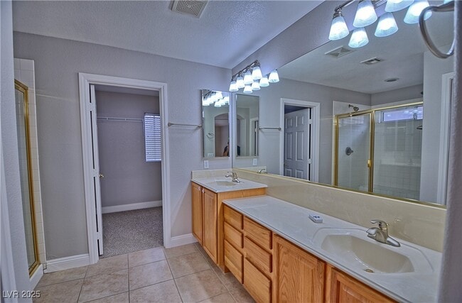 Building Photo - 2277 Summer Home St