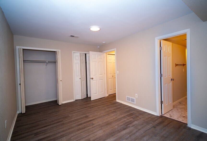 Building Photo - 2829 Springdale Ln