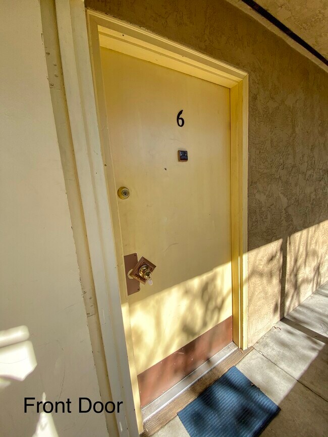 Building Photo - 2699 Derby St