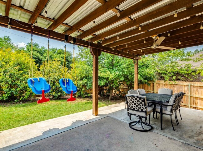 Building Photo - 319 Sandstone Trail